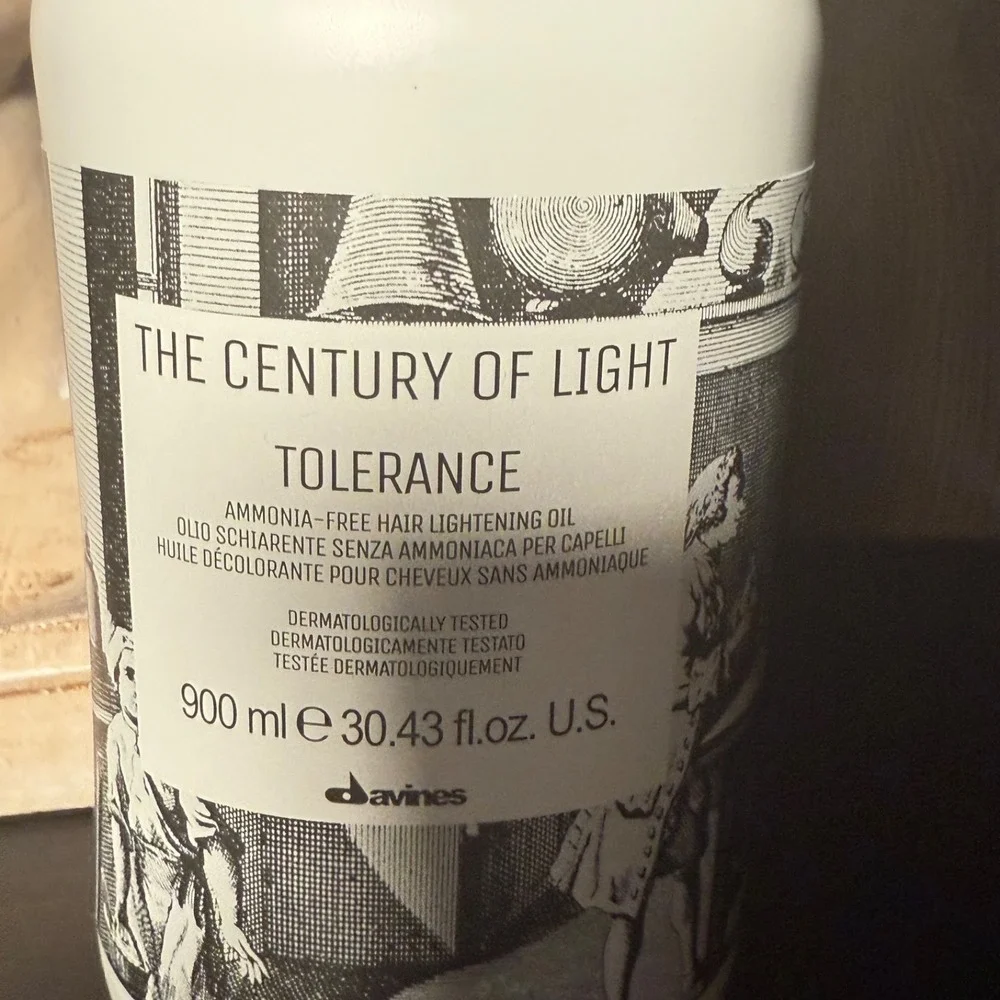 Davines The Century‎ of Light Tolerance Ammonia-Free Hair Lightening Oil 900ml